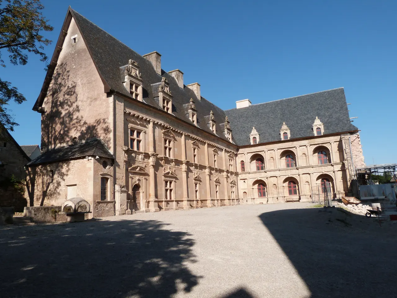 Les façades Renaissance du château de Bournazel